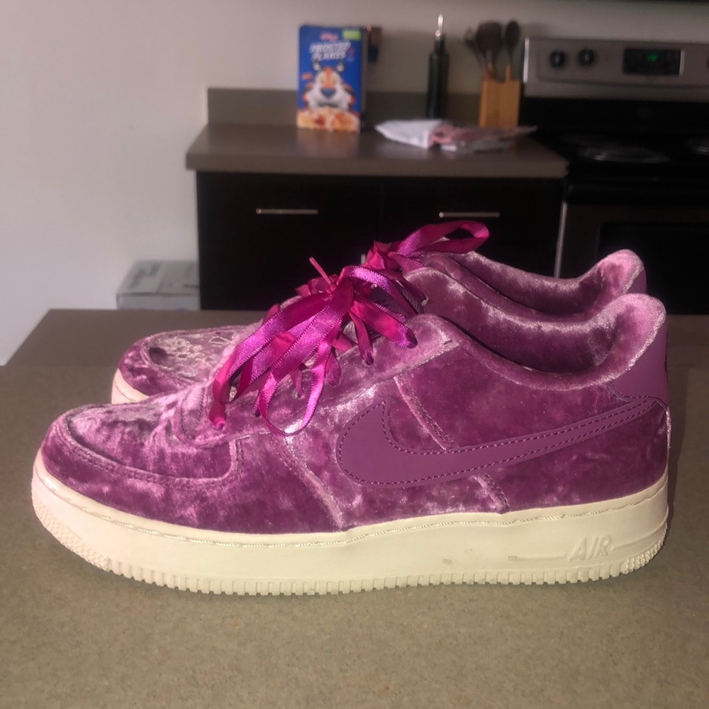 VELVET NIKE AIR FORCE ONES
